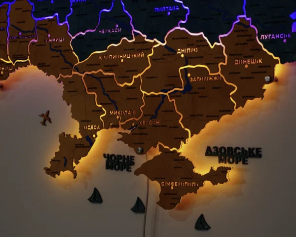 Карта України із дерева з LED-підсвіткою між областями та фарбованими річками колір Falg