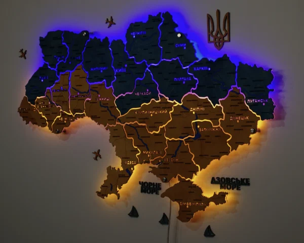 Карта України із дерева з LED-підсвіткою між областями та фарбованими річками колір Falg