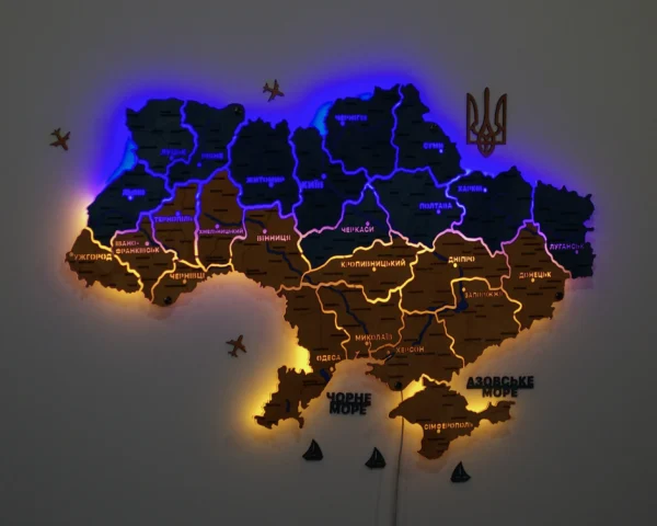 Карта України із дерева з LED-підсвіткою між областями та фарбованими річками колір Falg