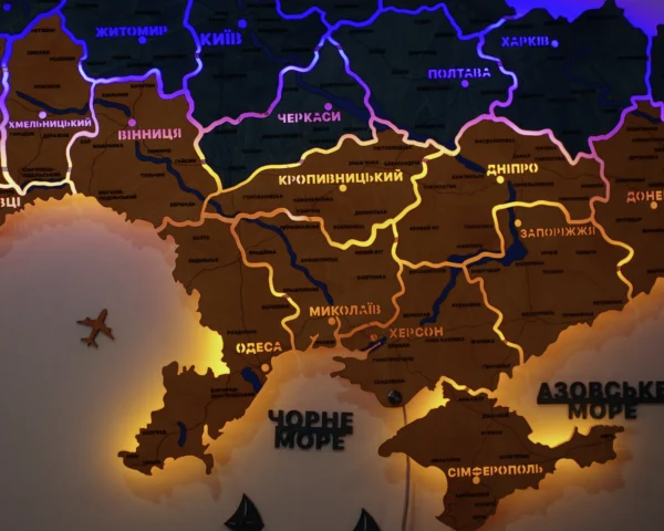 Карта України із дерева з LED-підсвіткою між областями та фарбованими річками колір Falg