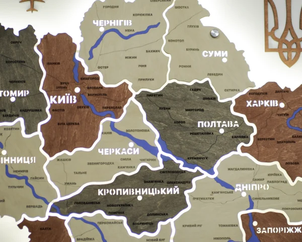 karta-ukrainy-z-richkamy-ta-pidsvitkoiu-mizh-oblastiamy-maple-06.webp Карта України із дерева на акрилі з підсвіткою між областями та річками колір Maple