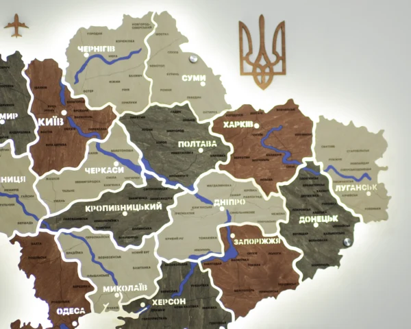 karta-ukrainy-z-richkamy-ta-pidsvitkoiu-mizh-oblastiamy-maple-07.webp Карта України із дерева на акрилі з підсвіткою між областями та річками колір Maple