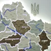 karta-ukrainy-z-richkamy-ta-pidsvitkoiu-mizh-oblastiamy-soft-06.webp Деревʼяна карта України на акрилі з річками та підсвіткою між областями колір Soft