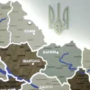 karta-ukrainy-z-richkamy-ta-pidsvitkoiu-mizh-oblastiamy-soft-10.webp Деревʼяна карта України на акрилі з річками та підсвіткою між областями колір Soft