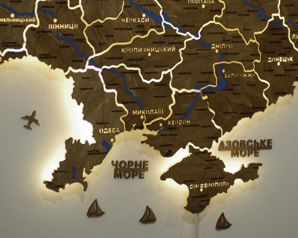 Деревʼяна карта України на стіну з річками та підсвіткою між областями колір Wood