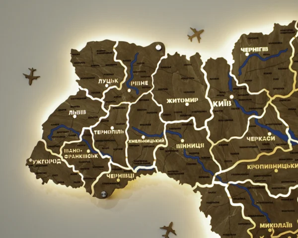 Деревʼяна карта України на стіну з річками та підсвіткою між областями колір Wood