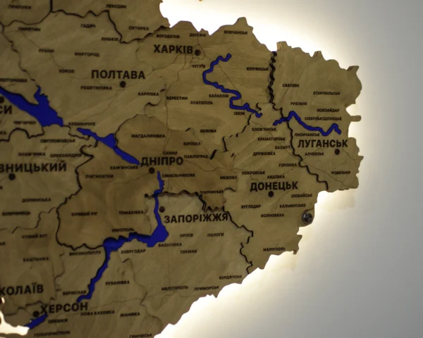 karta-ukrainy-z-richkamy-ta-pidsvitkoiu-oak-06.webp Карта України 3D з мальованими річками та підсвіткою по контуру колір Oak