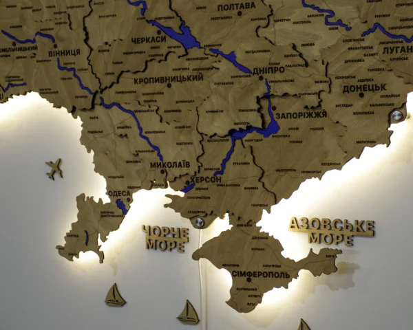 karta-ukrainy-z-richkamy-ta-pidsvitkoiu-oak-07.webp Карта України 3D з мальованими річками та підсвіткою по контуру колір Oak