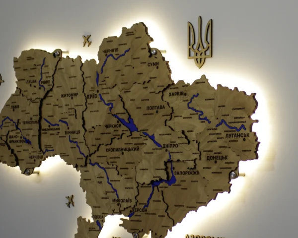 karta-ukrainy-z-richkamy-ta-pidsvitkoiu-oak-08.webp Карта України 3D з мальованими річками та підсвіткою по контуру колір Oak