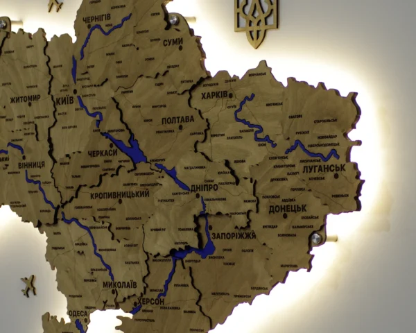 karta-ukrainy-z-richkamy-ta-pidsvitkoiu-oak-09.webp Карта України 3D з мальованими річками та підсвіткою по контуру колір Oak