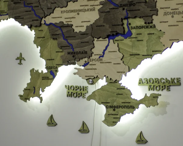 Деревʼяна 3D карта України з мальованими річками та підсвіткою по контуру колір Olive