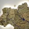 Карта України з мальованими річками та підсвіткою по контуру колір Sand