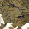 Карта України з мальованими річками та підсвіткою по контуру колір Sand