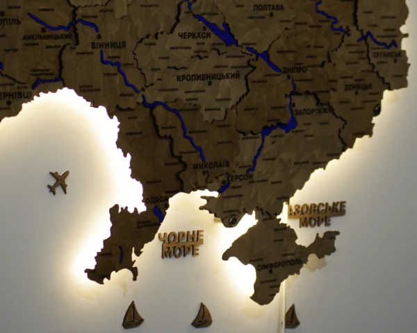 Карта України із дерева 3D з фарбованими річками та підсвіткою по контуру колір Wood