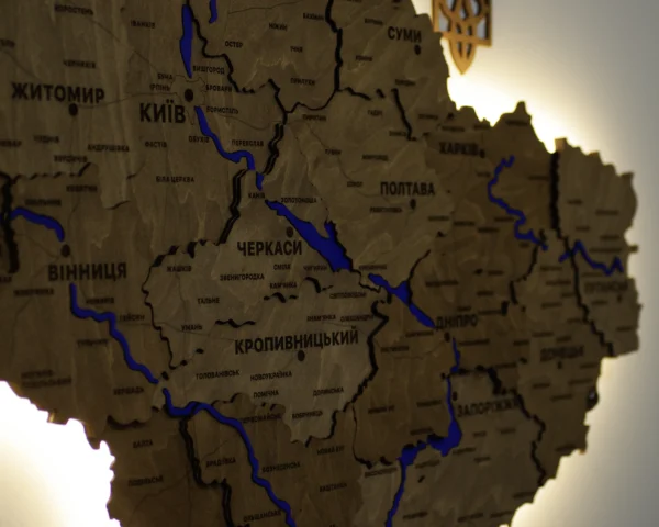 Карта України із дерева 3D з фарбованими річками та підсвіткою по контуру колір Wood