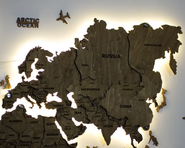 bagatosharova-karta-svitu-z-pidsvitkoiu-wood-11.webp Деревʼяна карта світу 3D на стіну з підсвіткою колір Wood