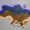 karta-ukrainy-z-pidsvitkoiu-richok-ta-konturiv-flag-05.webp Карта України 3D на стіну з підсвіткою контурів та річок колір Flag