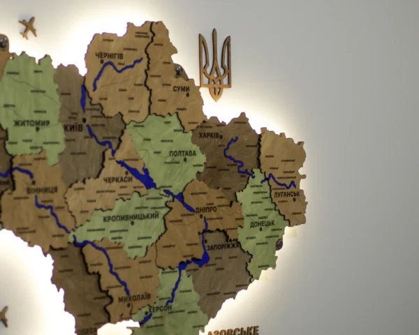 Карта України з мальованими річками та підсвіткою по контуру колір Forest