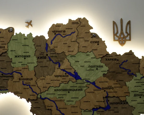 Карта України з мальованими річками та підсвіткою по контуру колір Forest